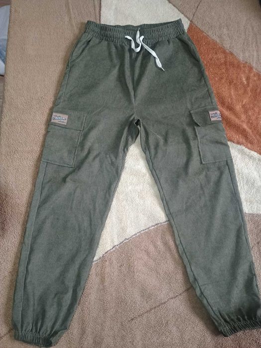 Pantaloni kaki style, livrare poștă