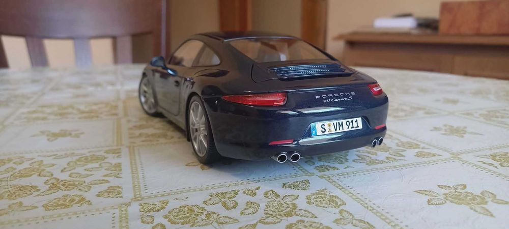 Porsche Carrera S 911 991 1:18 Minichamps