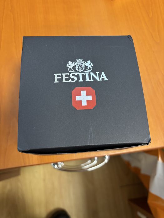 НОВ дамски часовник Festina Swiss made