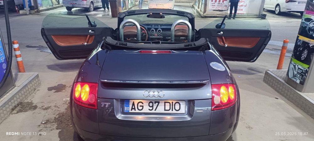 Audi TT MK1 Roadster Baseball Interior