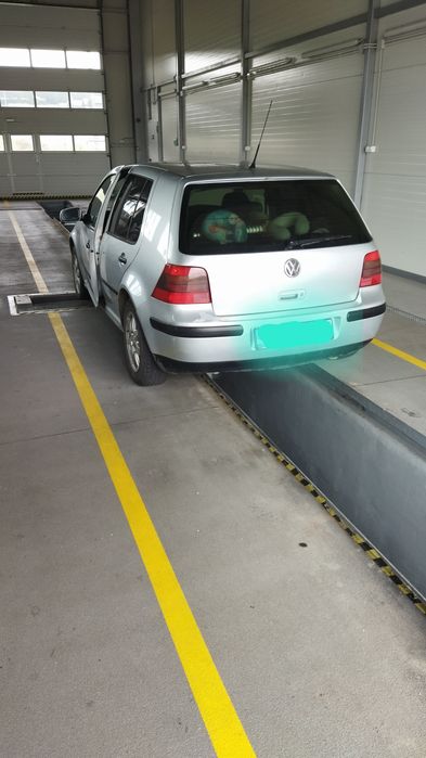 Volkswagen Golf 2000 diesel, 2.155 € — imagine 3