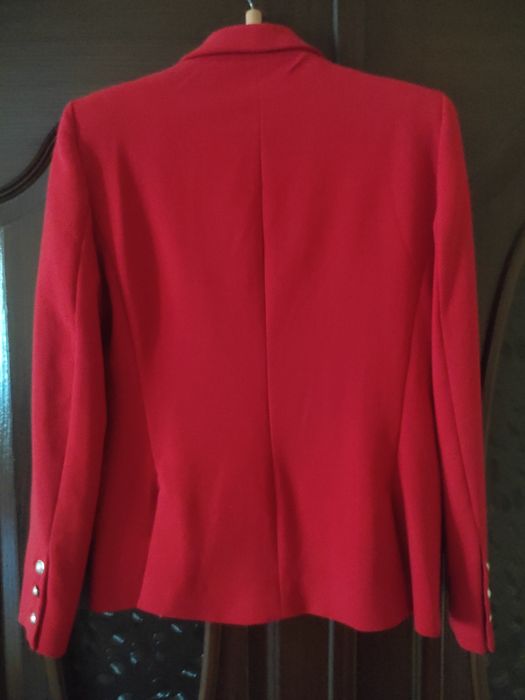 Продаю пиджаки и