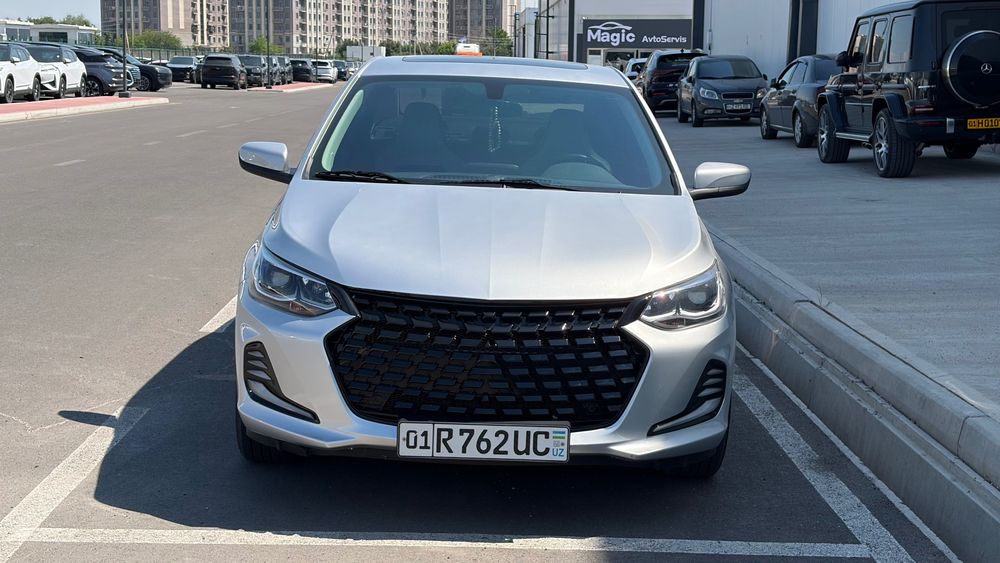 Chevrolet onix premier+