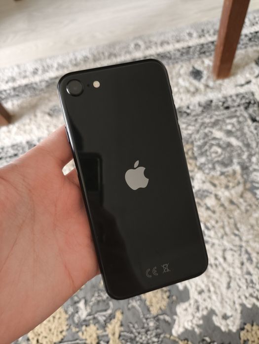 Apple iPhone SE (2-го поколения, 2020)
