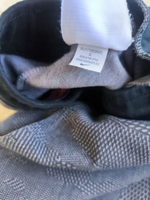 Nike Tech Fleece S размер долнище