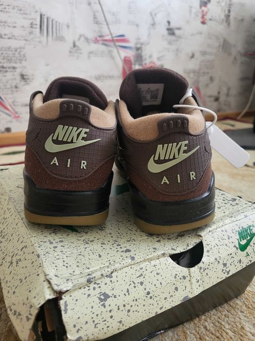 Air Jordan 4 RM brown
