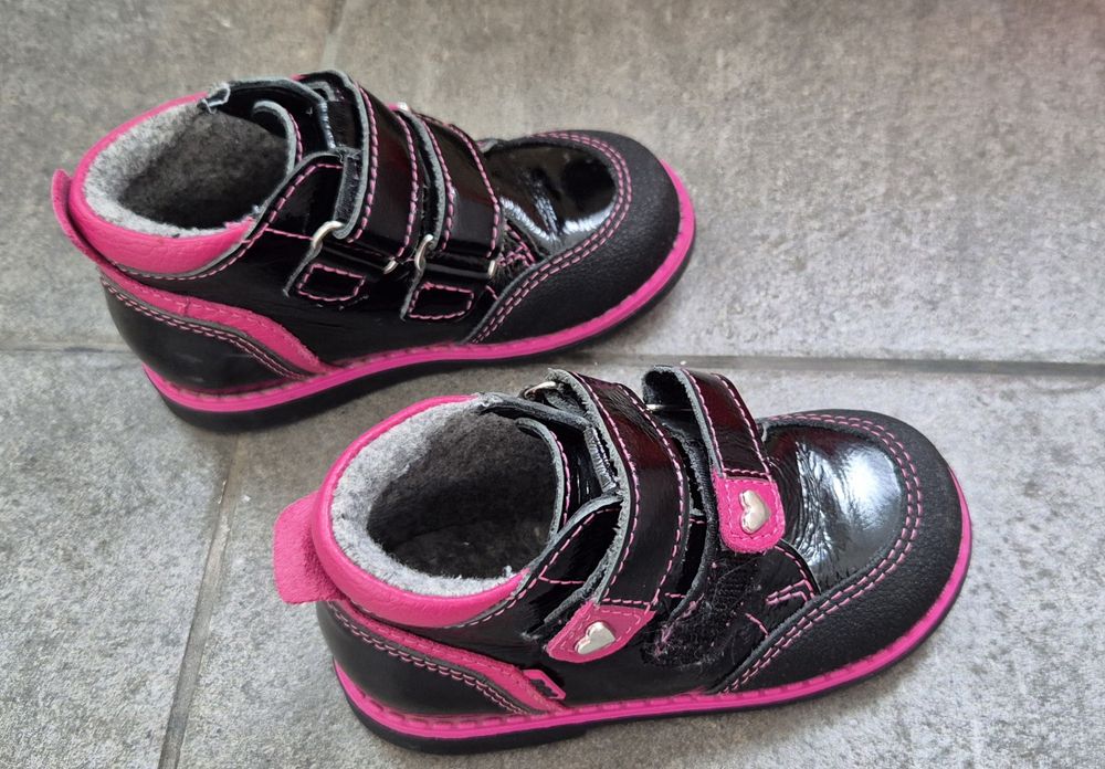 Ботинки детские (25 размер) с утеплением