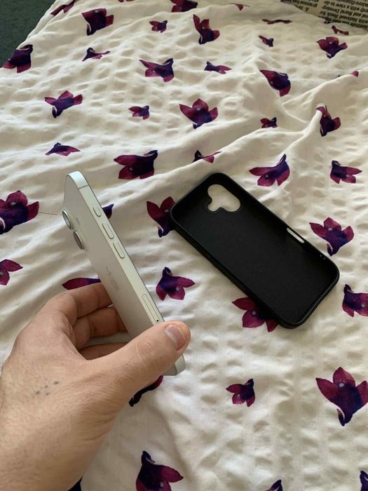 Iphone 16 нов батерия 100%