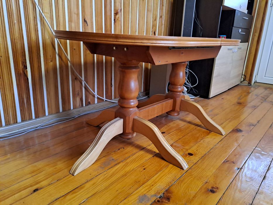 Холна маса дърво