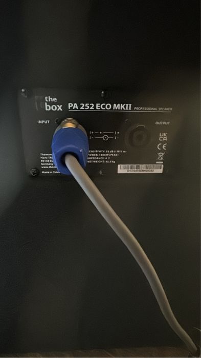 Vand boxe 1800 w in stare de functionare