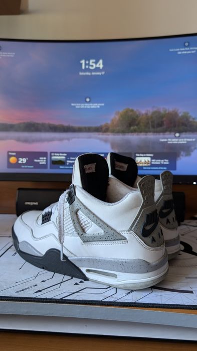 Jordan 4 White cement