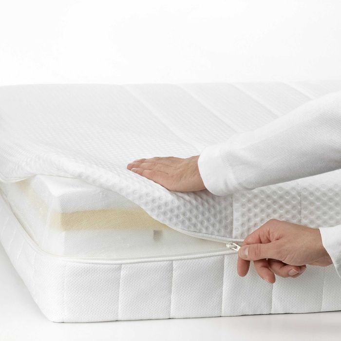 Легло от IKEA подходящо за детска стая с матрак AKREHAMN 90x200