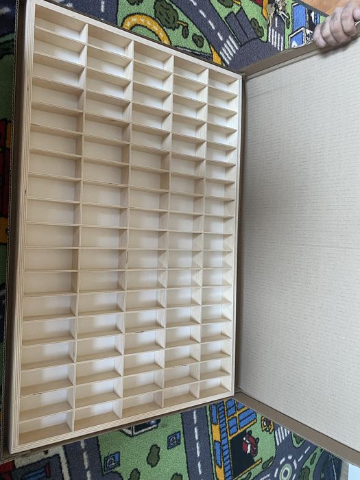 Дървена етажерка за колички, рафт, 90 отделения, Hot wheels, 21997