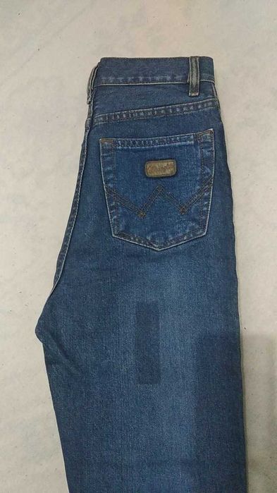 Jenskiy djinsiy shim. Razmer 27