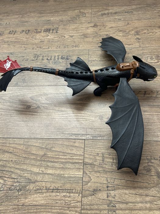 Огнедишащ Беззъб