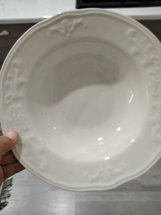 Тарелки белые красивые