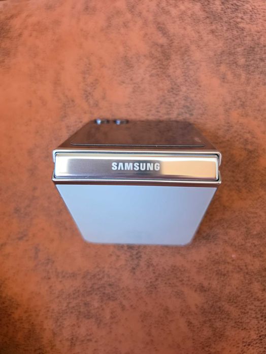 SAMSUNG galaxy Z flip 5 mint 512GB