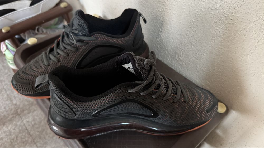 Маратонки Nike Air Max 720