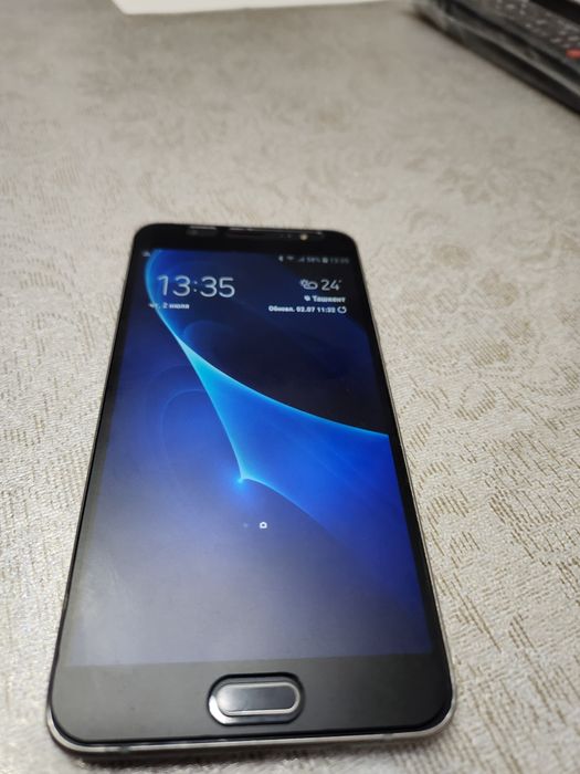 Продам Samsung J7. В хорошем состоянии, работает отлично