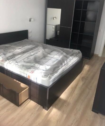 Тристаен обзаведен апартамент в кв. студентски град