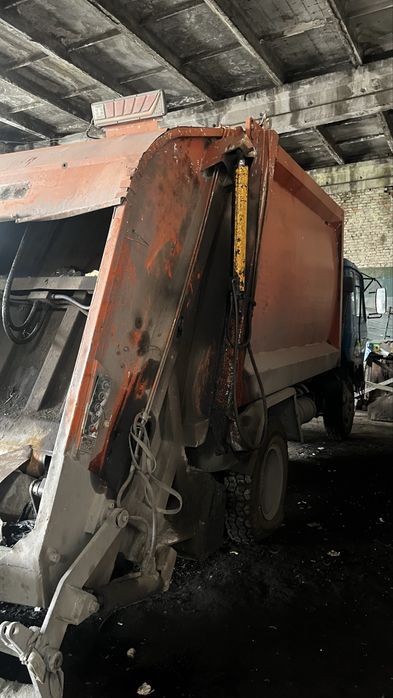 Продам мусоровоз донфенг рабочий