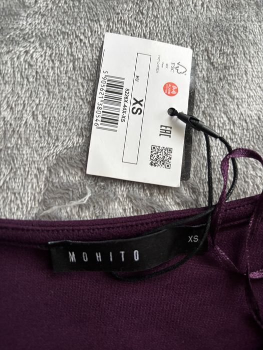 Дамска рокля с дълъг ръкав