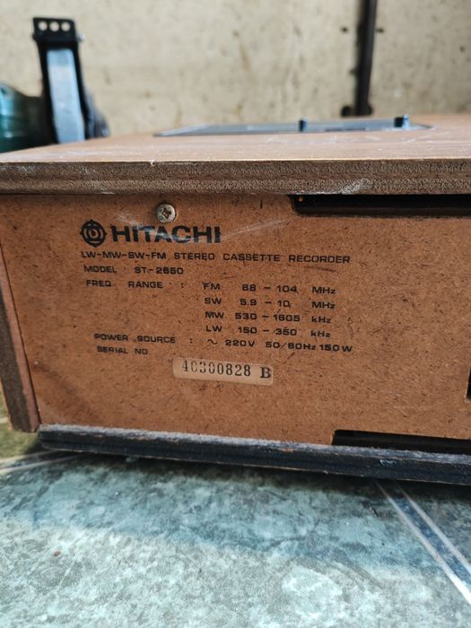 Hitachi  ST2650 радио касетофон и грамофон Dual