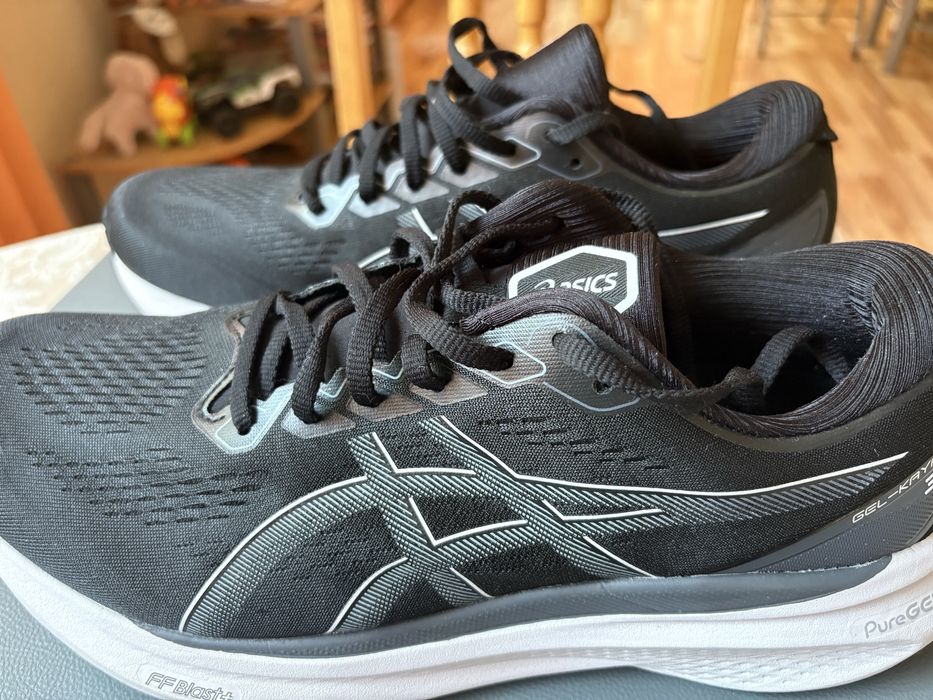 Продавам ASICS Gel-Kayano 30