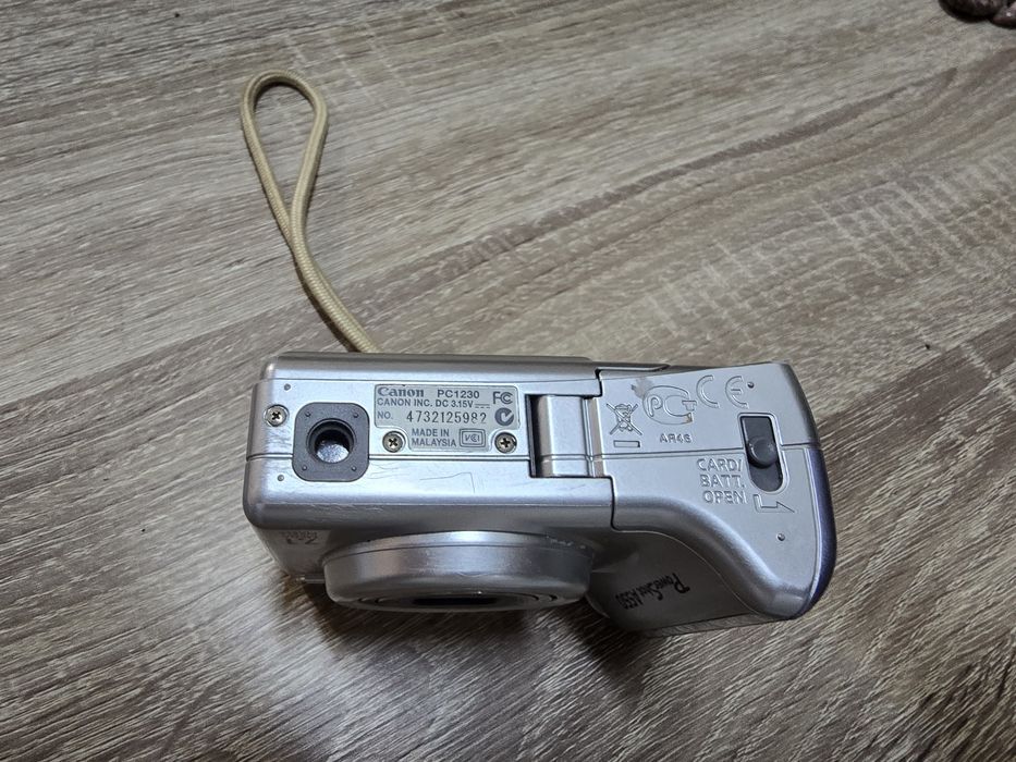 Aparat foto compact Canon PowerShot A550 – 7.1 MP, Zoom Optic 4x, Aspect Retro / Vintage