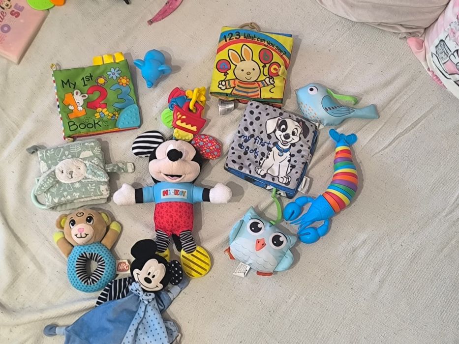 Лот бебешки играчки