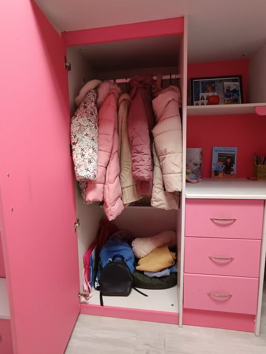 Mobilă de dormitor pentru fetițe