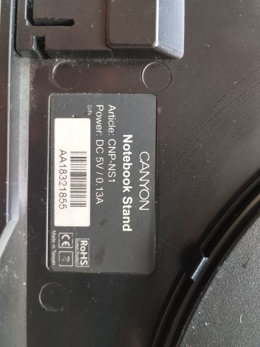 Продавам охлаждаща поставка за лаптоп CANYON CNP-NS1 - 17''