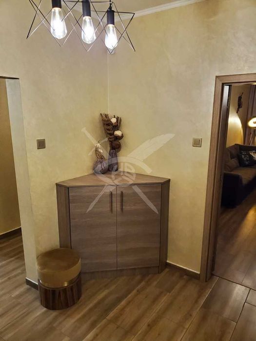 Дава се под наем Тристаен апартамент в София, Изгрев - 85 кв.м за 990 € - Снимка #13