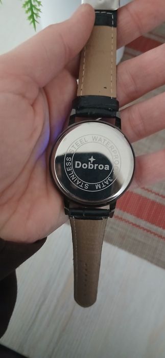 Сенсорные  часы привозные