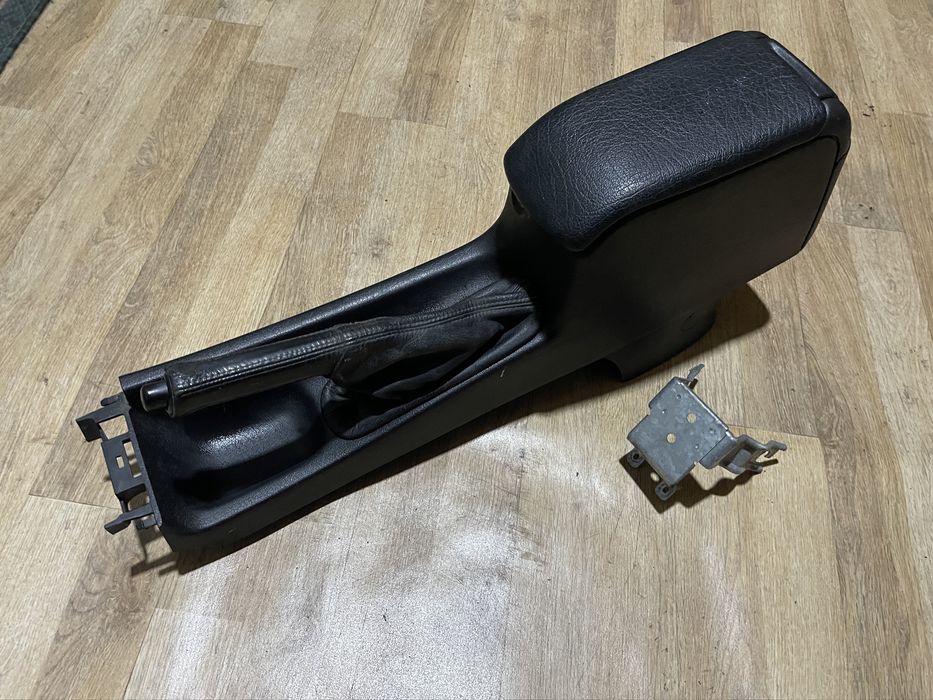 Подлокотник Passat B3/B4 оригинал