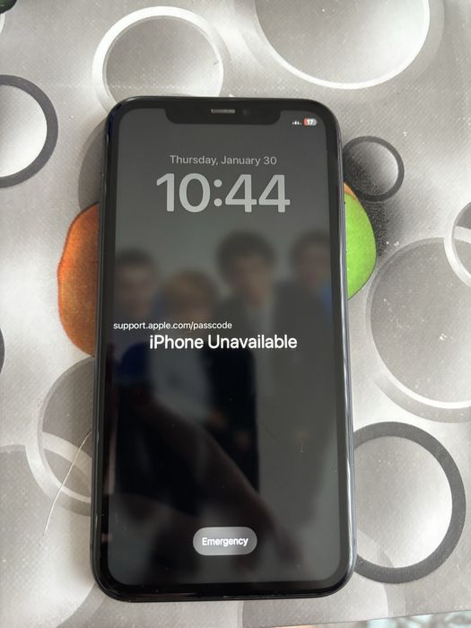 Vand iphone 11 black pentru piese