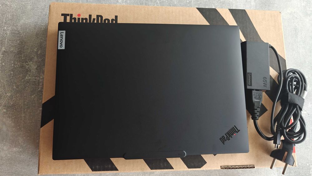 Lenovo ThinkPad T14 Gen5 | i5 Ultra 135U | 32GB | 512GB | vPro | G 24L