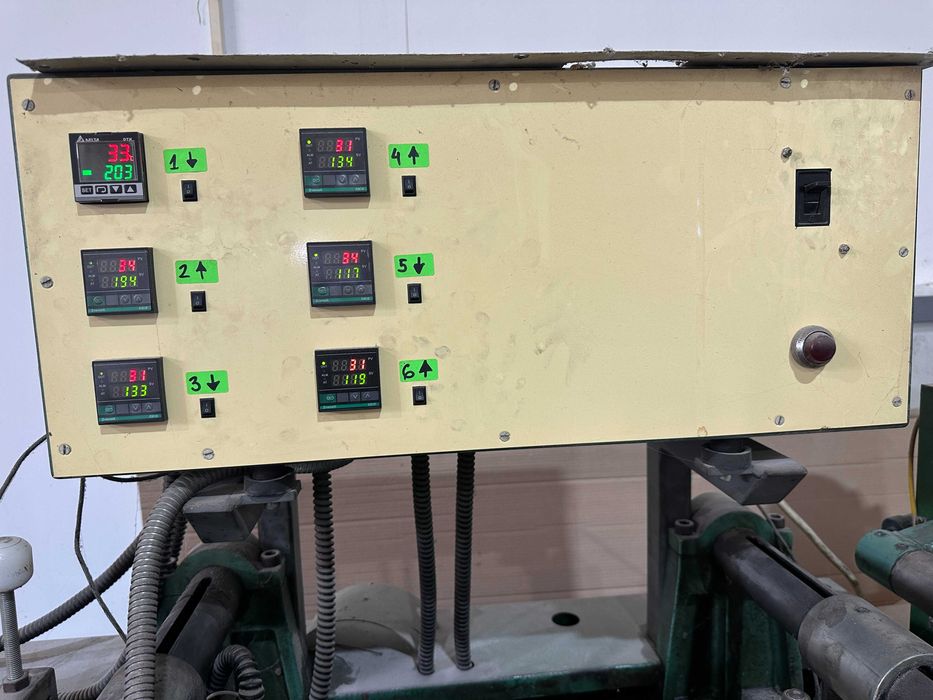 Автомат за конфекция на пликове с тристранен шев със серво мотор