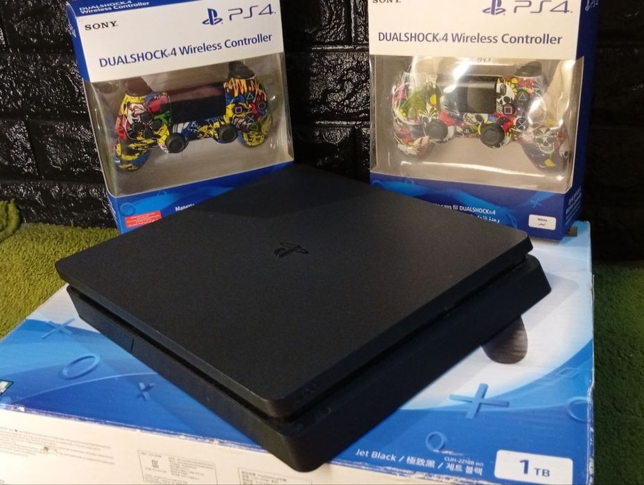 Playstation 4 slim