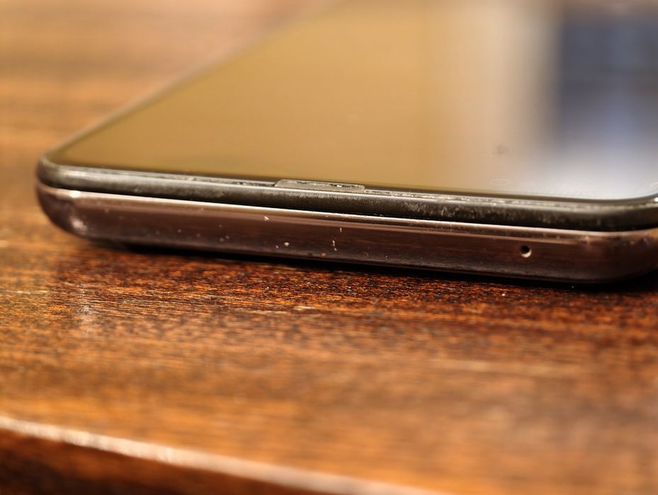 УНИКАЛНИЯТ Mi MIX 3 – ЮВЕЛИРНАТА разработка в ТЕХНО- история