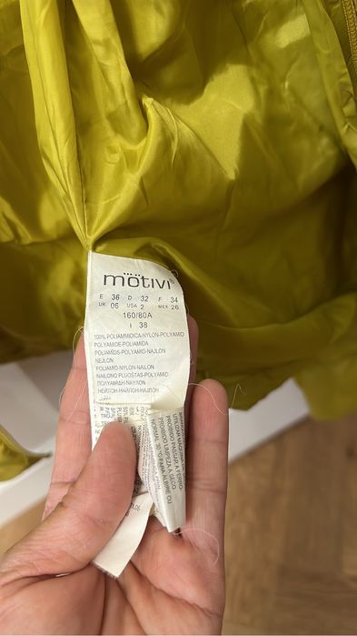 Продам куртку для девочки