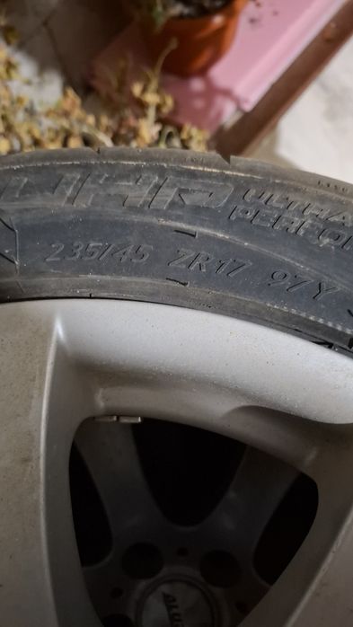 Vand ce se vede in poze