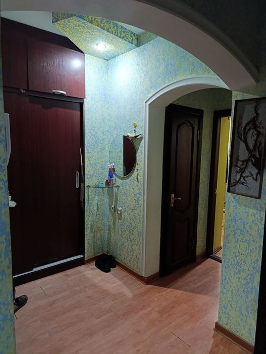 Продаю 3/3/9, Центр ! Дархан, ор-р Дархан Авеню ! Не торец !