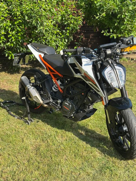 Vând KTM duke 125 2017