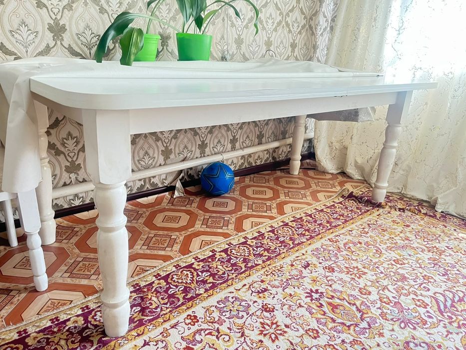 Жедел түрде үстел сатылады