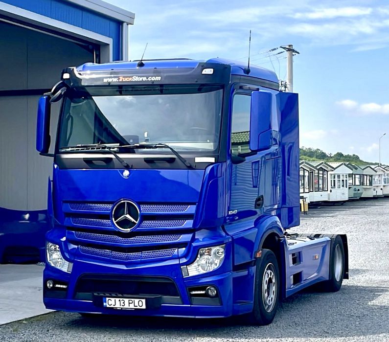 Mercedes Actros 1843