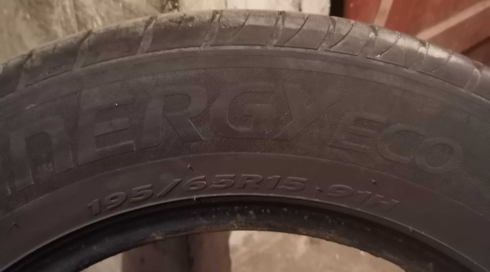 Продавам 2 броя летни гуми 195.65.15 на 1 сезон дот 2022 Hankook