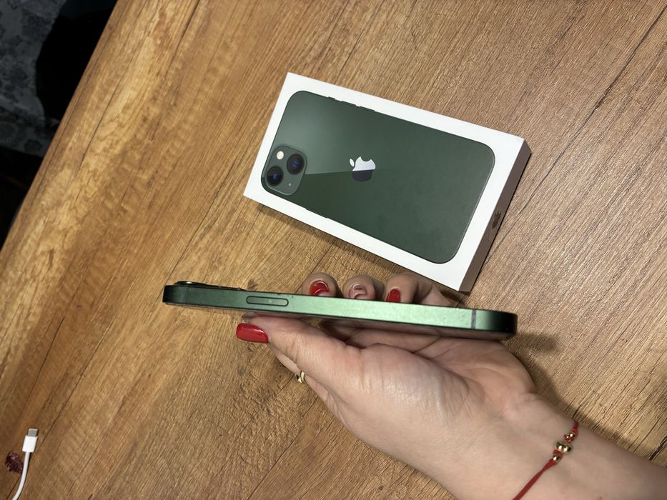 Iphone 13 Перфектен !