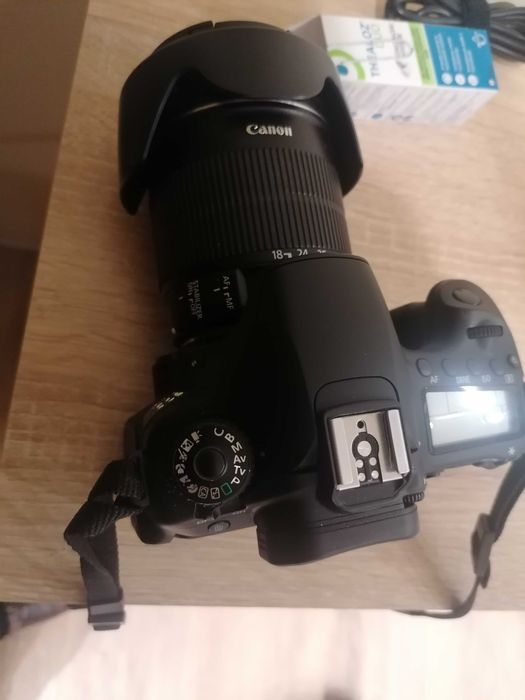 Canon 60D + обективи 18-55mm + 50mm/f1.8