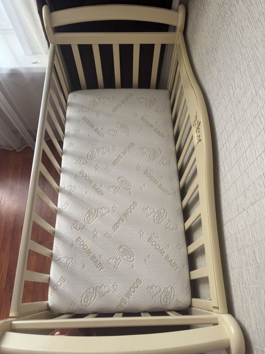 Продам детскую кроватку